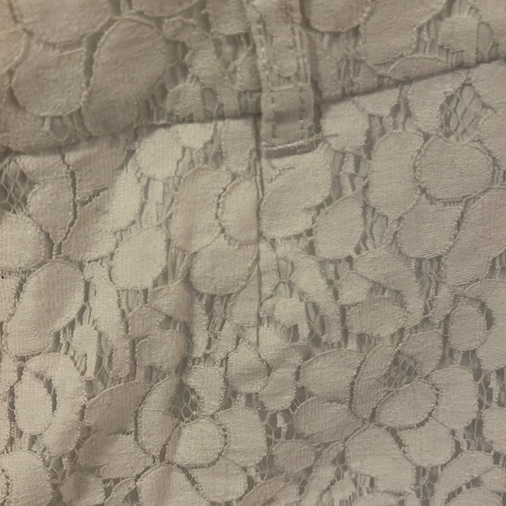 White lace shorts dressy and casual - Picture 2 of 2